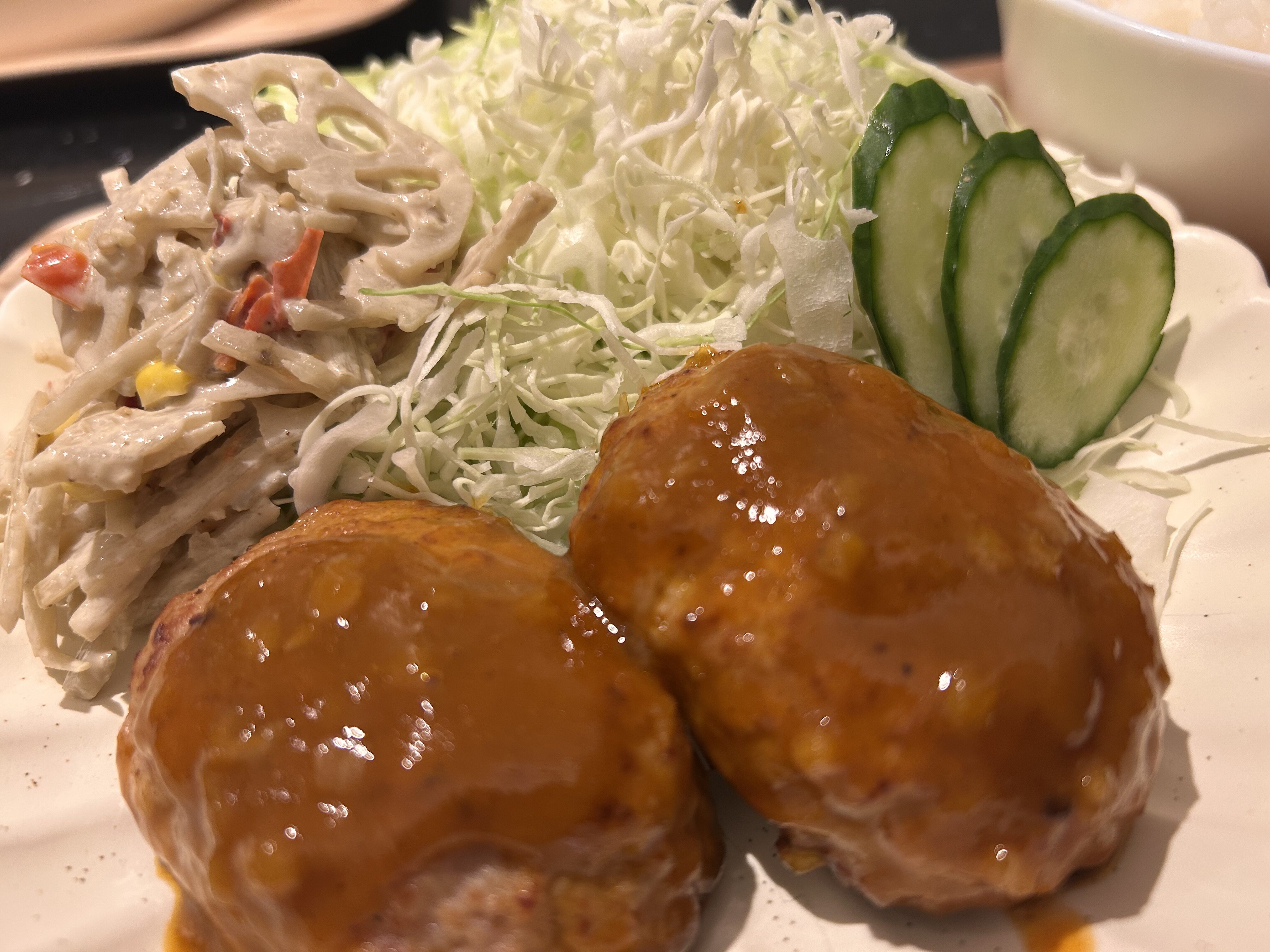 シェフの無添つくりおきのデミグラスソースハンバーグを実食