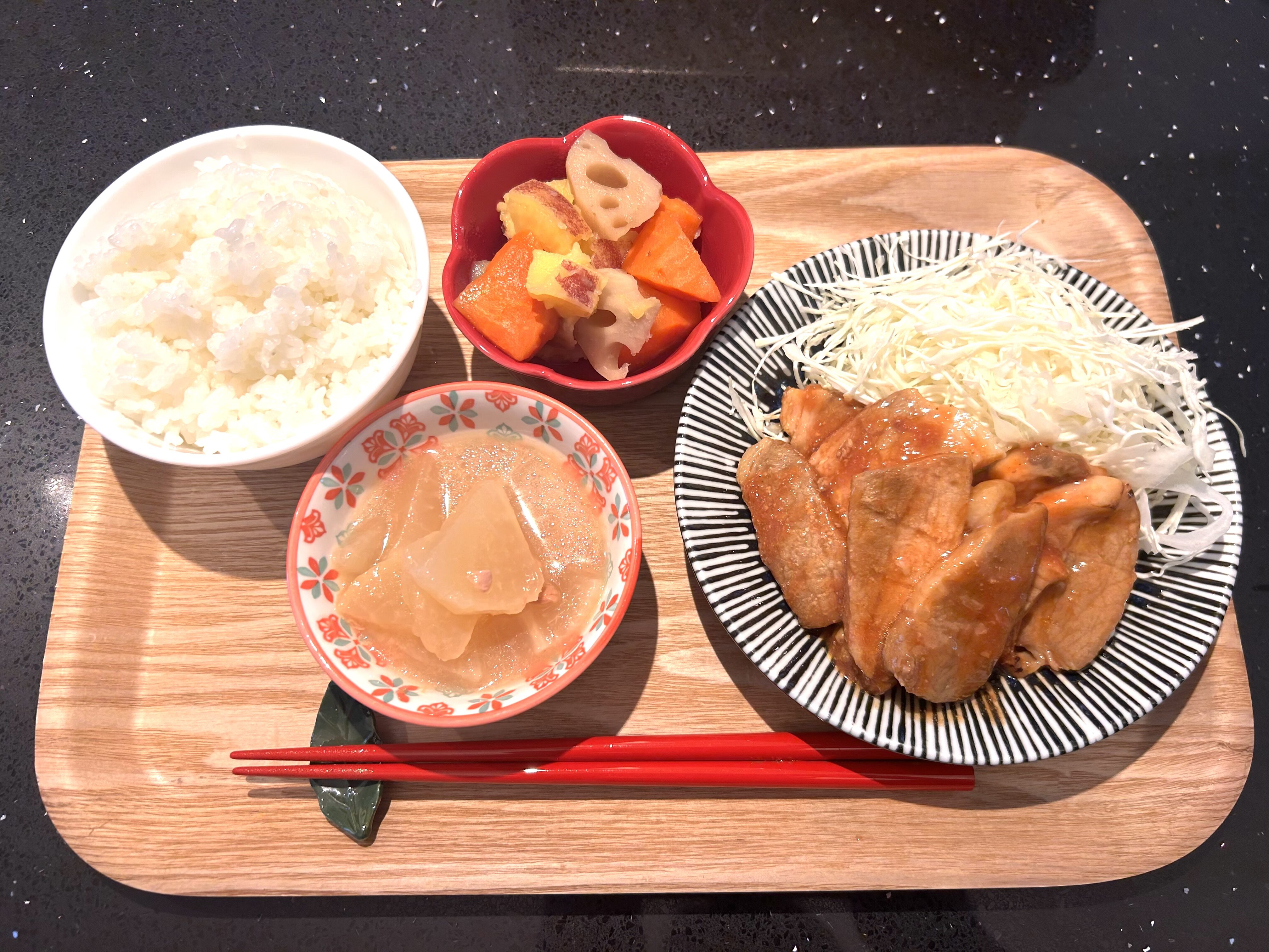 FitDish(フィットディッシュ)のポークチャップ・根菜のグラッセ・ツナ大根を使った夕食