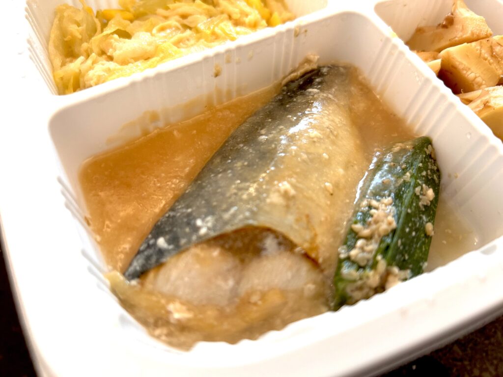 ライフミール_サバの味噌煮弁当